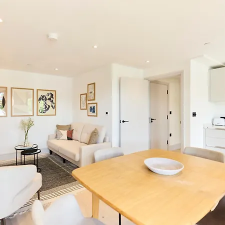 The South Wimbledon Hideout - Fancy 1Bdr Flat With Balcony Apartment London Exterior photo