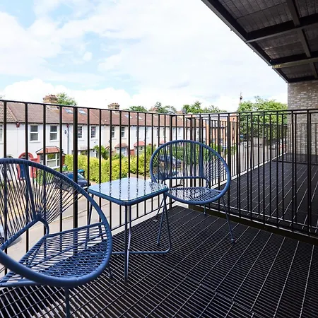 The South Wimbledon Hideout - Fancy 1Bdr Flat With Balcony Apartment London Exterior photo