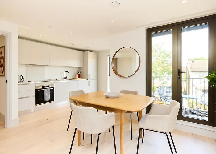 The South Wimbledon Hideout - Fancy 1Bdr Flat With Balcony